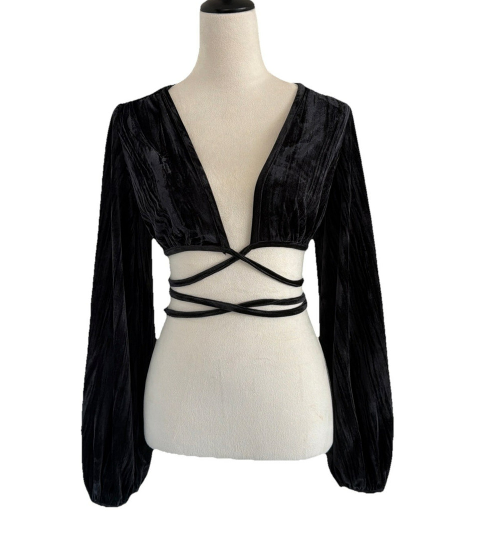 Urban Outfitters Florentina Wrap Top Small Black Velvet Whimsygoth Fairy Grunge - Picture 3 of 11